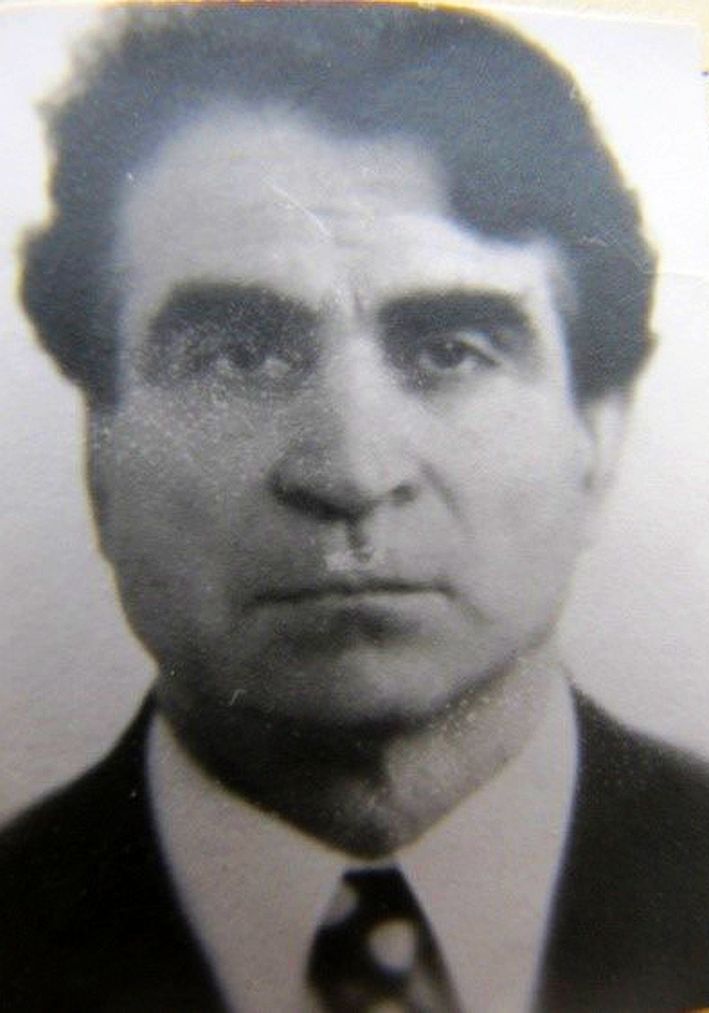 Михайлов