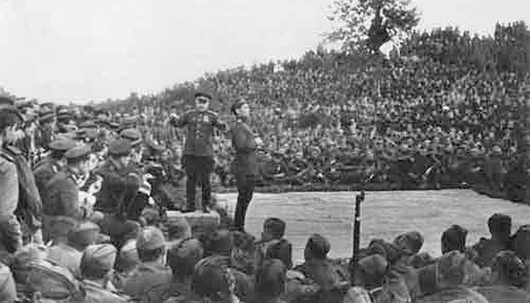 Фронтовой концерт 1944. Дирижирует А.В.Александров солист Г.Виноградов